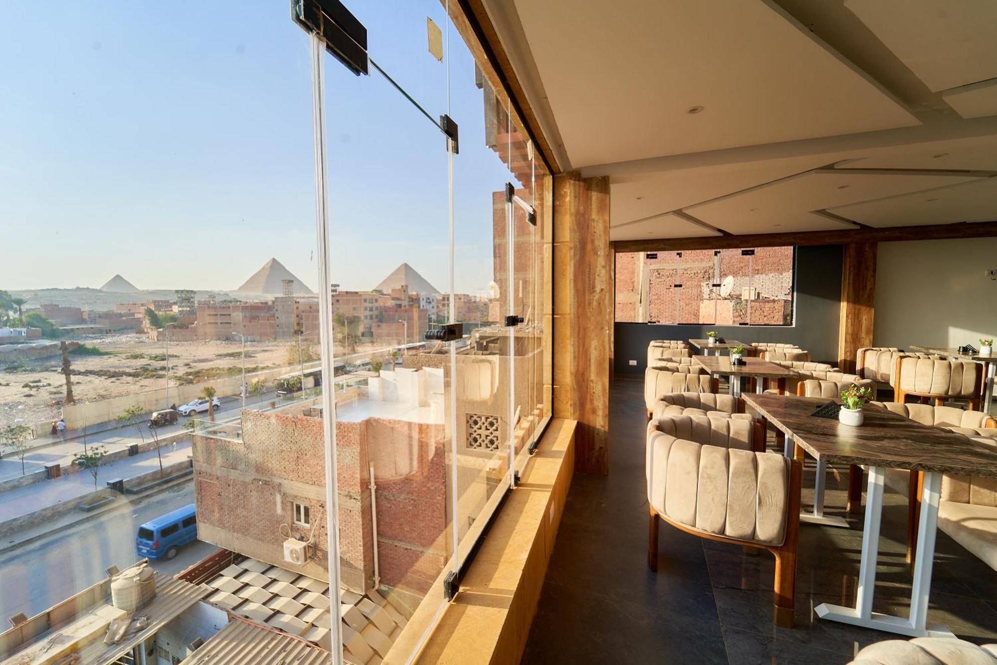 Crown Pyramids View Hotel Giza Екстер'єр фото