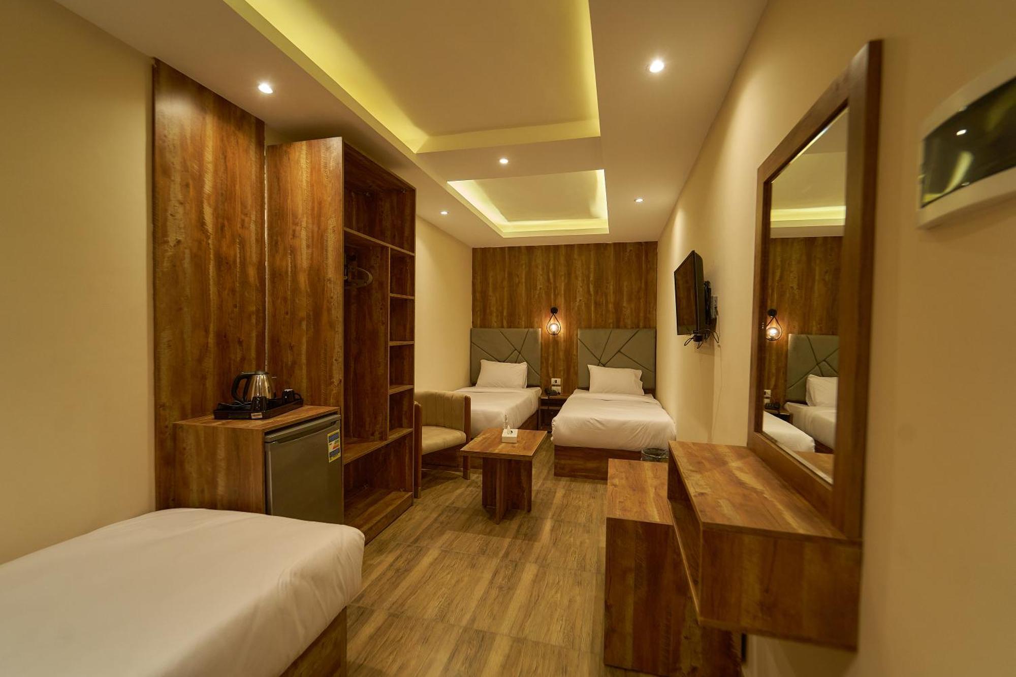 Crown Pyramids View Hotel Giza Екстер'єр фото